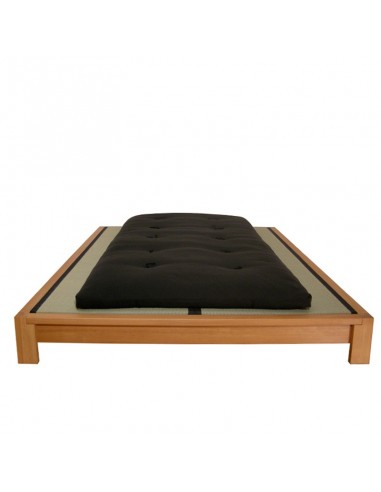 Sato bed Kobito in oiled copper beech, bed contents tatami, futon with black cover, picture from the front