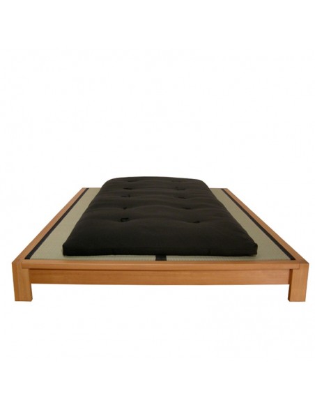 Sato bed Kobito in oiled copper beech, bed contents tatami, futon with black cover, picture from the front