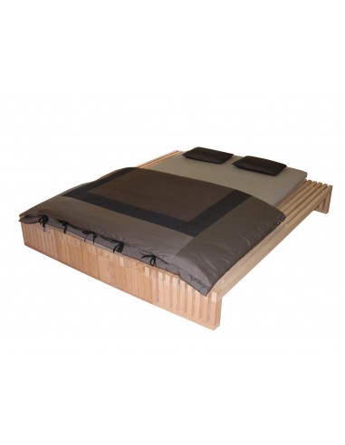 Sato Bett Tenshi Tanne mit Sato Futon vegan Standard medium. Sato Bettwäsche aus hauseigenem Atelier