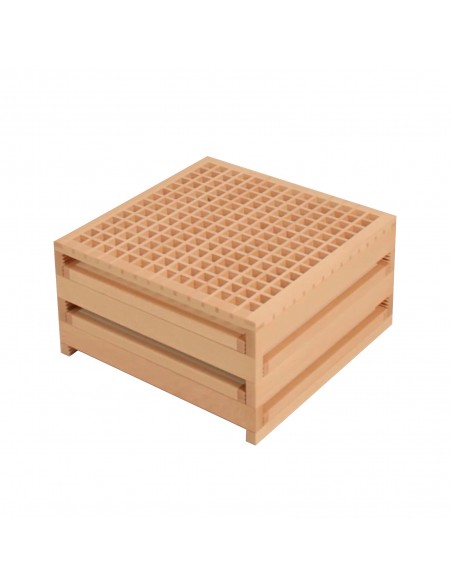 Beistelltisch Tetra - Buche, 58,5 x 58,5 cm, Höhe 30 cm.