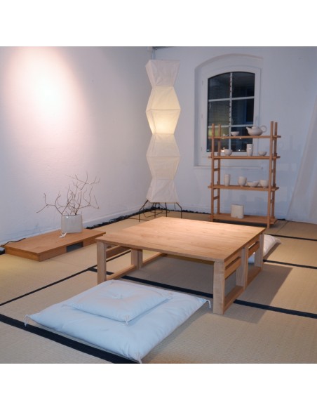 Folding table, tea table, relaxation room, zabuton, various lights.