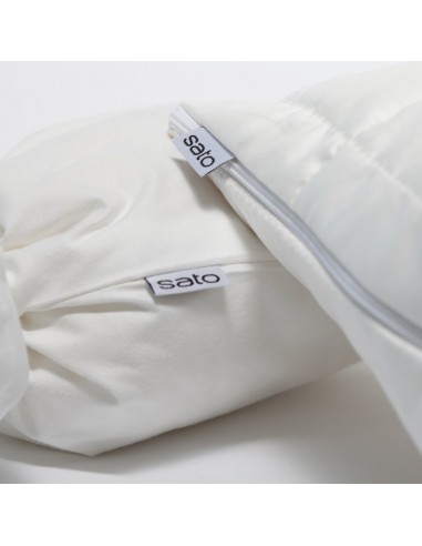 Cushion cover made of organic cotton quilted with zip, spare filling bag