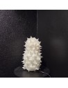 Japan handgefertigte Papierleuchte Shibori KVS-1 in der Ausstellung.